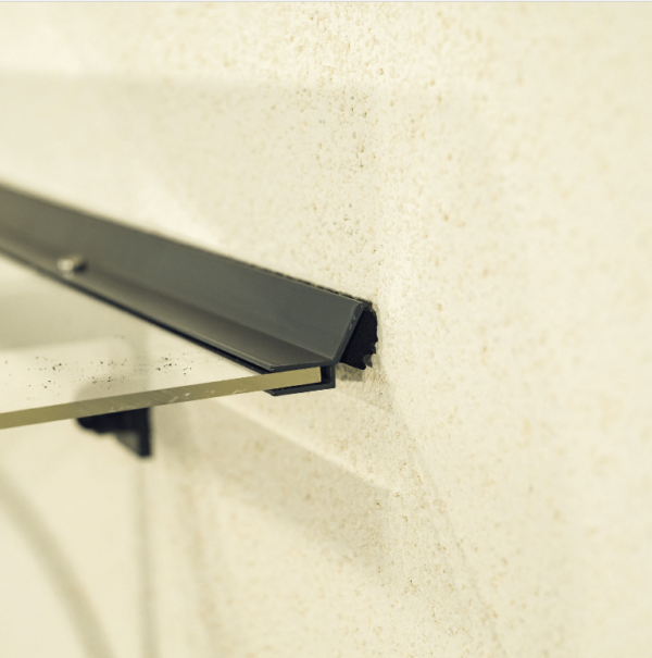 Auvent de porte en aluminium anthracite Olor 120x28x85 cm avec supports et gouttière - Tikamart